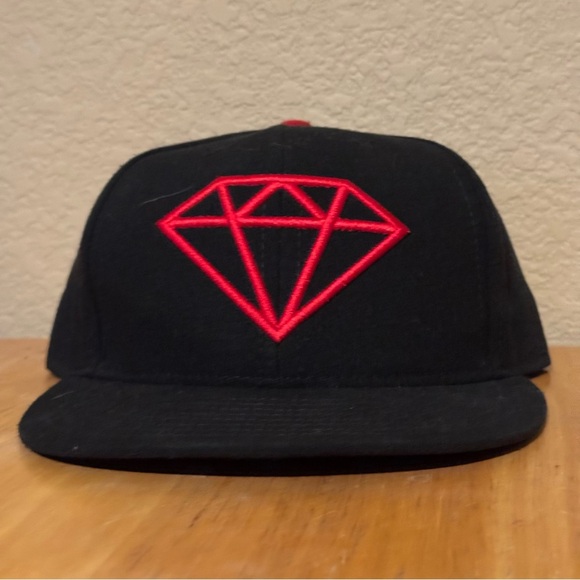 Black OG Diamond Supply Hat with Red Diamond Symbol Handmade in LA Estate 7 1/2 - Picture 1 of 4